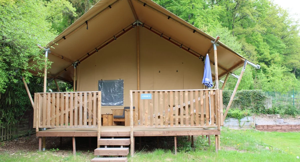 Zeltlodge von außen